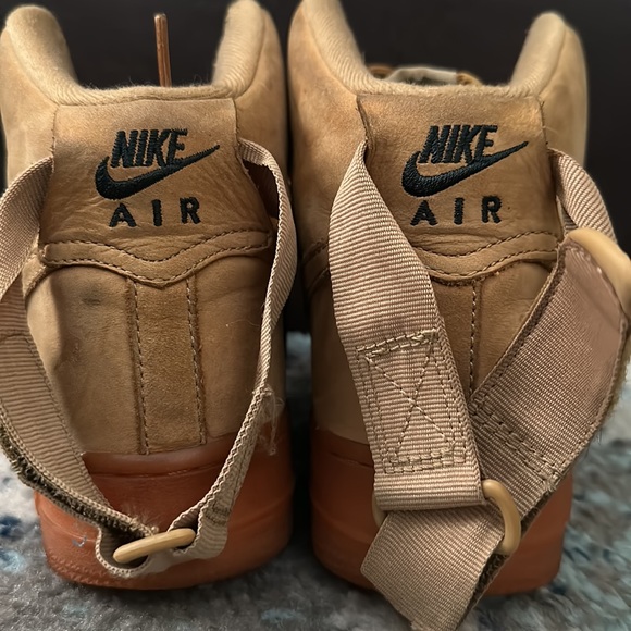 Nike Air Force 1 07 lv8 Flax Wheat - Picture 4 of 5